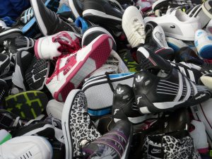 sneakers-73931_1280
