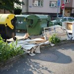 nepořádek u kontejnerů nepořádek u kontejnerů